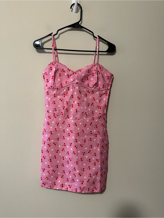Tiger Mist Dresses & Skirts - NWT tiger mist Joanie cherry dress size small